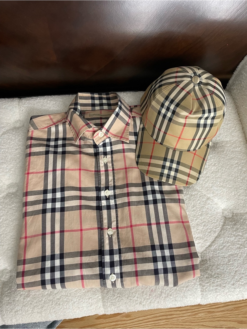Size Medium Burberry Beige Plaid Button-Down Shirt & Size Medium baseball cap
